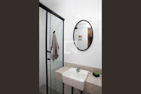 Banheiro da Suíte 2 de apartamento à venda com 2 quartos, 51m² em Santa Cecília, Porto Alegre