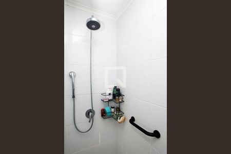 Banheiro da Suíte 1 de apartamento à venda com 2 quartos, 51m² em Santa Cecília, Porto Alegre