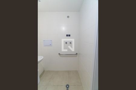 Banheiro de kitnet/studio à venda com 1 quarto, 24m² em Vila Santa Catarina, São Paulo