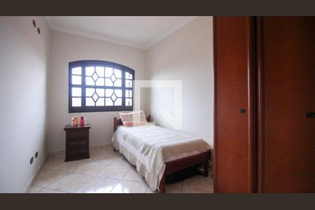 Quarto 1 de casa para alugar com 3 quartos, 175m² em São Mateus, São Paulo