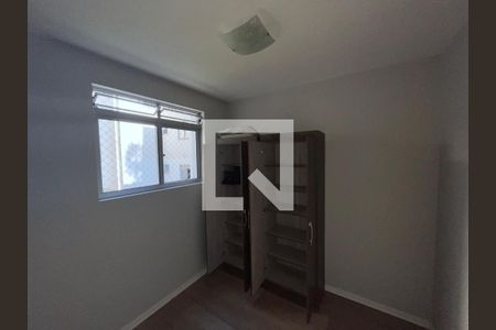 Quarto 2 de apartamento para alugar com 3 quartos, 55m² em Santa Cândida, Curitiba