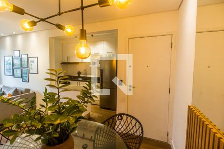 Sala de apartamento para alugar com 2 quartos, 68m² em Jardim Tupanci, Barueri