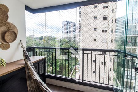 Varanda de apartamento para alugar com 2 quartos, 68m² em Jardim Tupanci, Barueri