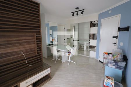 Sala de apartamento à venda com 2 quartos, 52m² em Quitaúna, Osasco