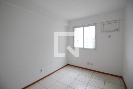 Quarto 1 de apartamento para alugar com 2 quartos, 62m² em Taquara, Rio de Janeiro