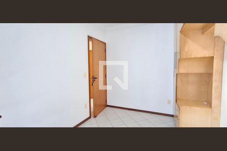 Quarto de apartamento para alugar com 2 quartos, 81m² em Coqueiros, Florianópolis
