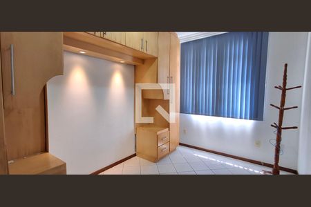 Quarto de apartamento para alugar com 2 quartos, 81m² em Coqueiros, Florianópolis