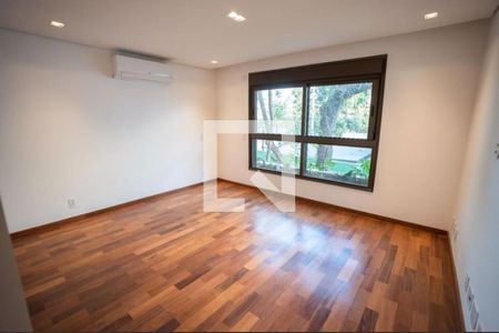 Casa à venda com 4 quartos, 337m² em Santo Amaro, São Paulo