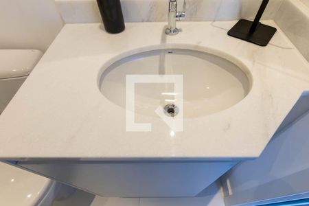 Banheiro de kitnet/studio à venda com 1 quarto, 29m² em República, São Paulo