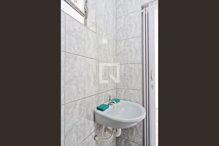 Lavabo de casa para alugar com 2 quartos, 100m² em Jardim Almanara, São Paulo