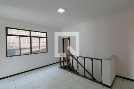 Sala 2 de casa para alugar com 3 quartos, 360m² em Vila Cloris, Belo Horizonte
