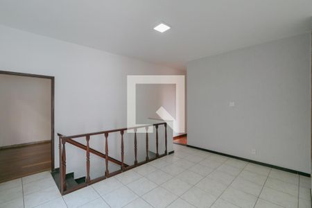 Sala 2 de casa para alugar com 3 quartos, 360m² em Vila Cloris, Belo Horizonte