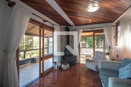 Sala de casa de condomínio para alugar com 3 quartos, 350m² em Nonoai, Porto Alegre