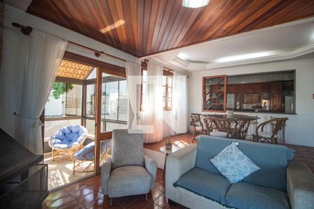 Sala de casa de condomínio para alugar com 3 quartos, 350m² em Nonoai, Porto Alegre