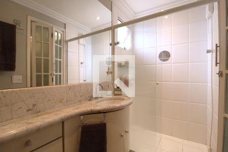 Banheiro da Suíte de apartamento para alugar com 1 quarto, 80m² em Vila Nova Conceição, São Paulo