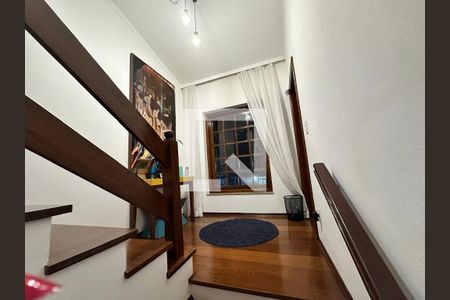 Escada de casa à venda com 4 quartos, 340m² em Jardim das Paineiras, Campinas