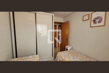 Sala de apartamento à venda com 3 quartos, 60m² em Planalto, Belo Horizonte