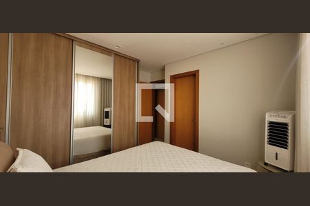 Banheiro de apartamento à venda com 3 quartos, 60m² em Planalto, Belo Horizonte