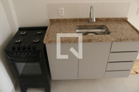 Sala e Cozinha Integrada de apartamento à venda com 2 quartos, 33m² em Parque Industrial Tomas Edson, São Paulo