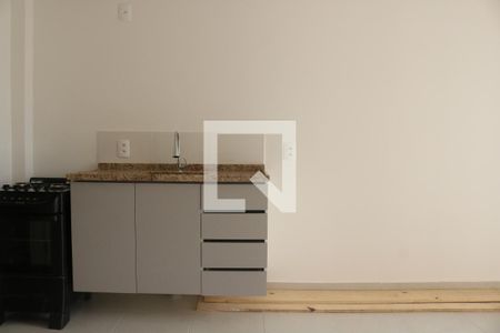 Sala e Cozinha Integrada de apartamento à venda com 2 quartos, 33m² em Parque Industrial Tomas Edson, São Paulo