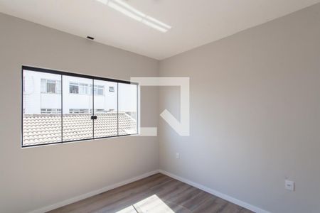 Quarto 2 de casa à venda com 4 quartos, 255m² em Heliópolis, Belo Horizonte