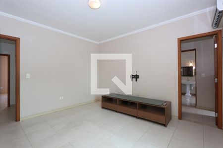 Suíte de casa para alugar com 3 quartos, 360m² em Parque Colonial, São Paulo