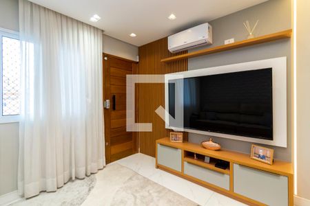 Sala de Estar de casa à venda com 3 quartos, 180m² em Chora Menino, São Paulo