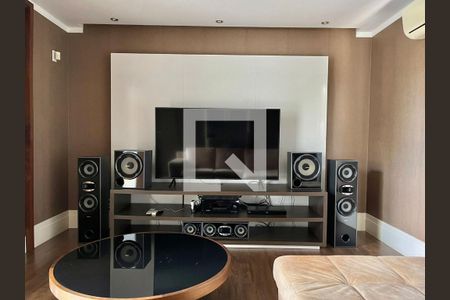 Sala de TV de casa de condomínio à venda com 5 quartos, 435m² em Residencial Parque das Araucárias, Campinas