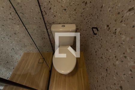 Banheiro de kitnet/studio para alugar com 1 quarto, 28m² em Vila Carvalho, Sorocaba