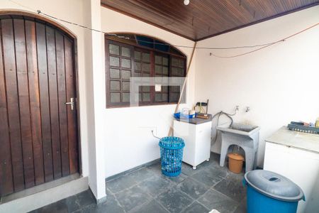 Lavanderia de casa para alugar com 3 quartos, 210m² em Vila Guarani (zona Sul), São Paulo