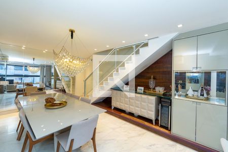 Sala de apartamento à venda com 3 quartos, 204m² em Funcionários, Belo Horizonte