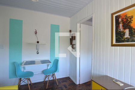 Sala de apartamento à venda com 1 quarto, 28m² em Jardim Lindóia, Porto Alegre