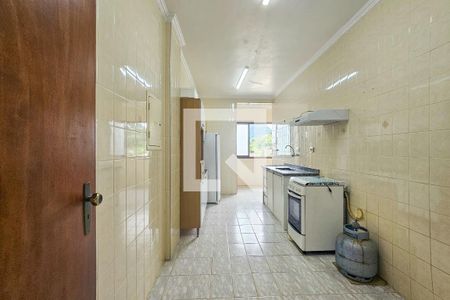 Cozinha de apartamento para alugar com 2 quartos, 156m² em Jardim Praiano, Guarujá