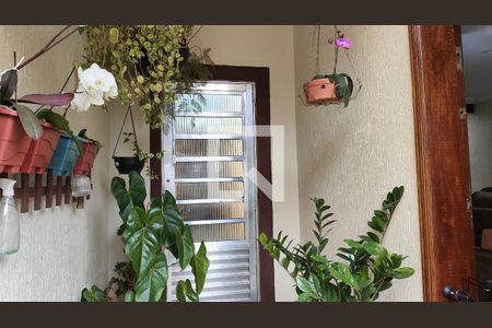 Quintal de casa à venda com 3 quartos, 210m² em Vila Carmosina, São Paulo