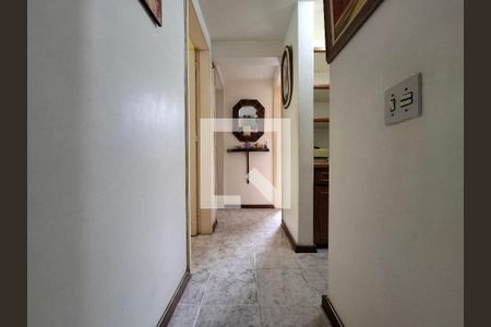 Corredor de apartamento à venda com 3 quartos, 120m² em Cosme Velho, Rio de Janeiro