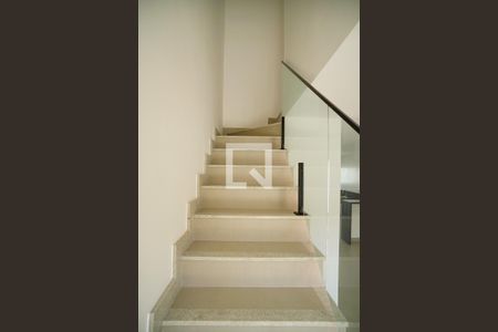Escada de casa à venda com 3 quartos, 130m² em Piratininga, Niterói