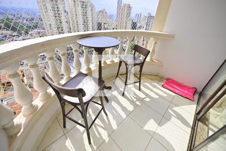 Sacada de casa de condomínio para alugar com 2 quartos, 66m² em Setor Bueno, Goiânia