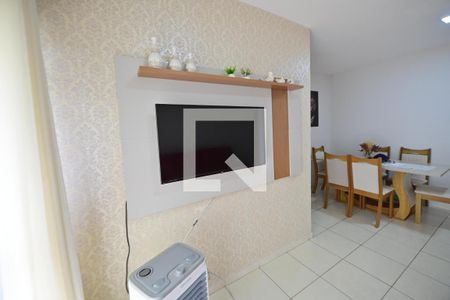 Sala de casa de condomínio para alugar com 2 quartos, 66m² em Setor Bueno, Goiânia