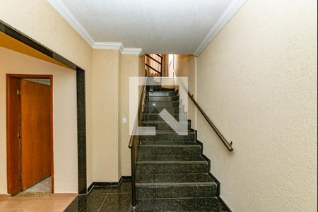 Escada de casa à venda com 4 quartos, 371m² em Caiçaras, Belo Horizonte