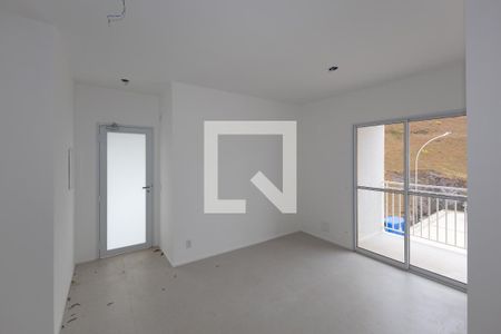 Sala de casa de condomínio para alugar com 2 quartos, 62m² em Vila Industrial, Nova Lima