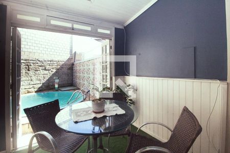 Sala de casa à venda com 4 quartos, 125m² em Cavalhada, Porto Alegre