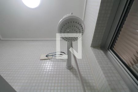 Banheiro Suíte de apartamento para alugar com 3 quartos, 75m² em Jardim Ana Maria, Guarujá