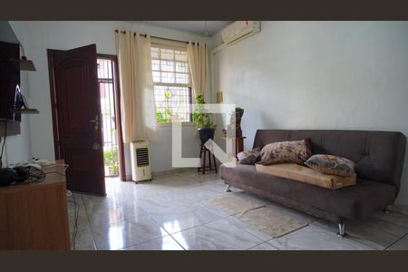 Sala de casa à venda com 2 quartos, 200m² em Passo D’areia, Porto Alegre