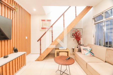 Sala de casa à venda com 4 quartos, 250m² em Rio Pequeno, São Paulo