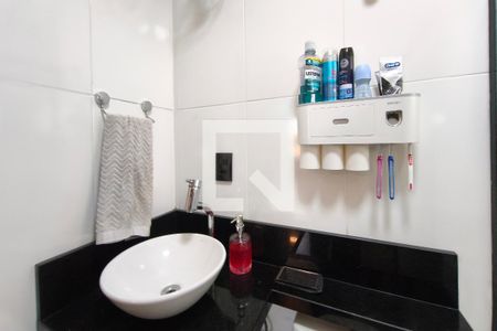 Banheiro de apartamento para alugar com 2 quartos, 60m² em Vila Lemos, Campinas