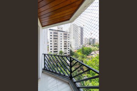 Sacada de apartamento à venda com 2 quartos, 67m² em Vila Alexandria, São Paulo