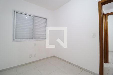 Quarto 1 de apartamento para alugar com 3 quartos, 75m² em Granada, Uberlândia