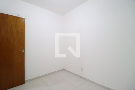 Quarto 1 de apartamento para alugar com 3 quartos, 75m² em Granada, Uberlândia