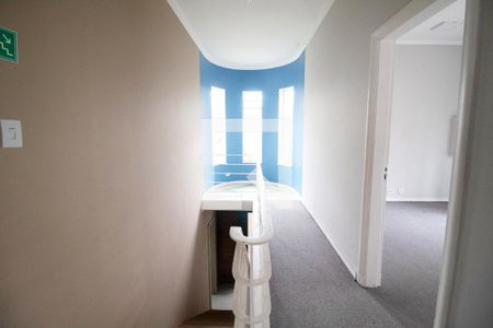 Corredor de casa para alugar com 4 quartos, 330m² em Sumaré, São Paulo
