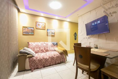 Sala de casa de condomínio à venda com 2 quartos, 70m² em Itaquera, São Paulo